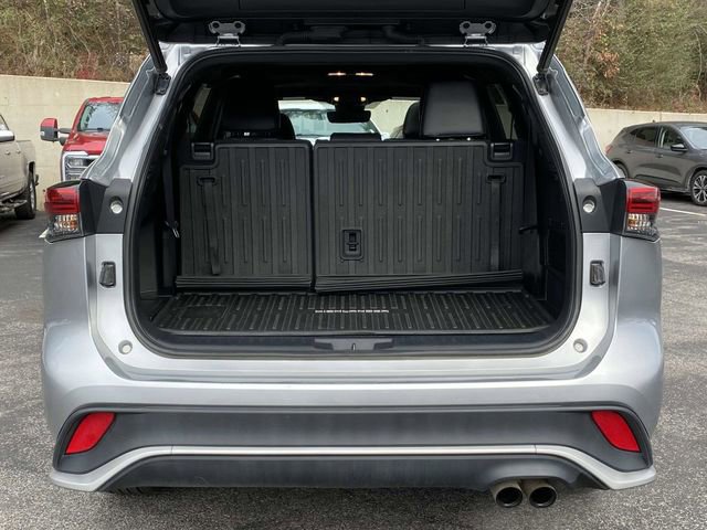 Used 2022 Toyota Highlander XSE image 12