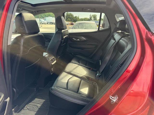 Used 2024 GMC Terrain SLE w/ Driver Convenience Package FWD image 9