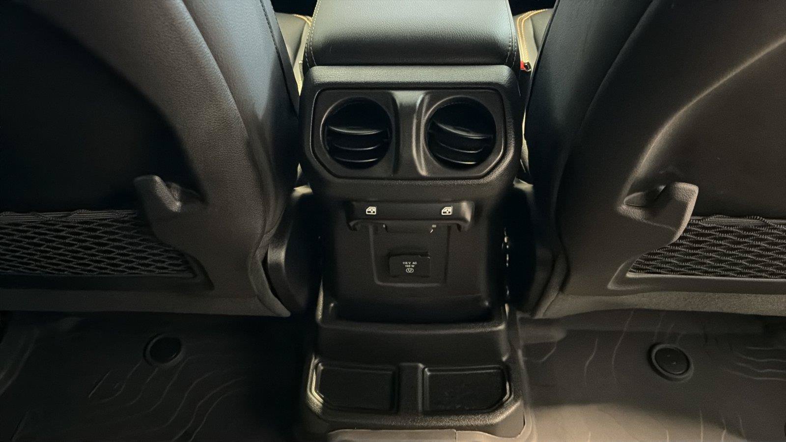 Used 2025 Jeep Wrangler Unlimited Sahara AWD/4WD image 23