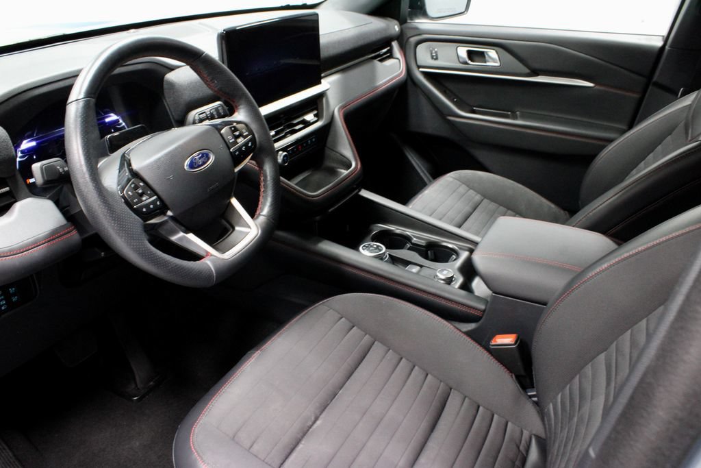 Certified 2025 Ford Explorer ST-Line AWD/4WD image 24
