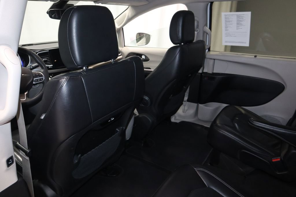 Used 2022 Chrysler Pacifica Touring-L FWD image 20