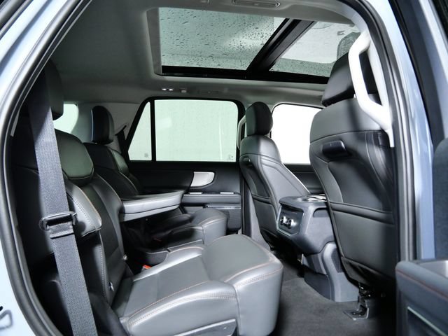 Certified 2025 Ford Expedition Active AWD/4WD image 12