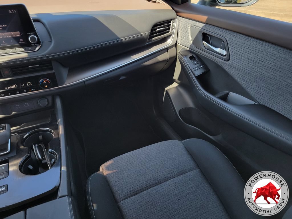 Used 2023 Nissan Rogue SV FWD image 21