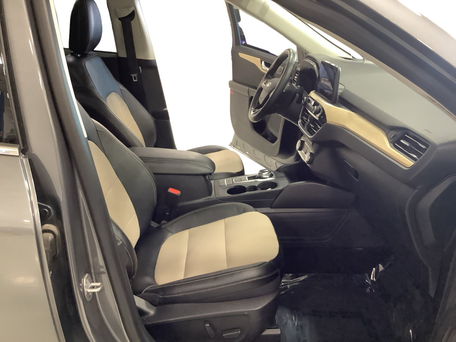 Certified 2022 Ford Escape Titanium w/ Titanium Elite Package AWD/4WD image 23