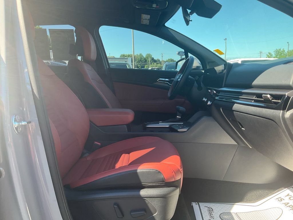 Used 2026 Kia Sportage SX FWD image 12