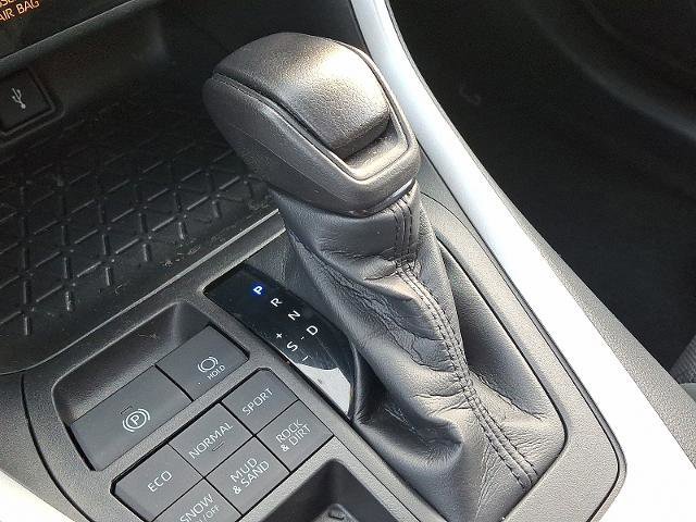 Used 2021 Toyota RAV4 XLE w/ Convenience Package image 15