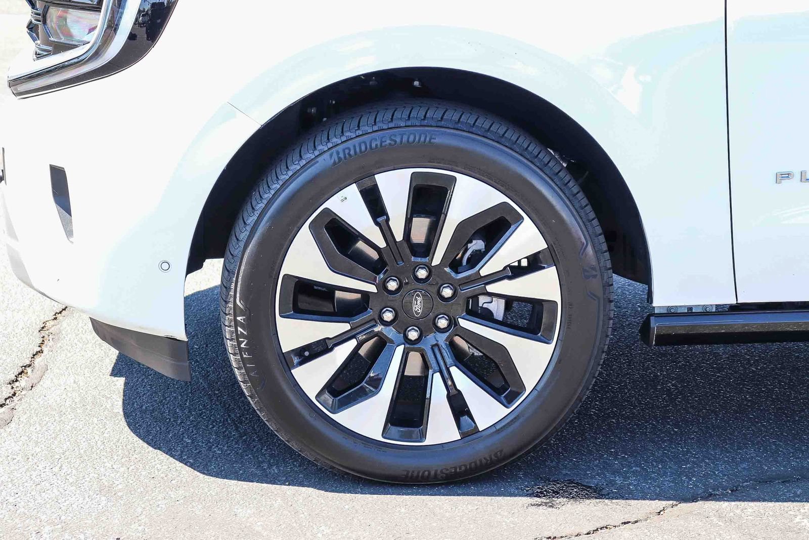 Certified 2025 Ford Expedition Max Platinum w/ Driver's Package AWD/4WD image 9