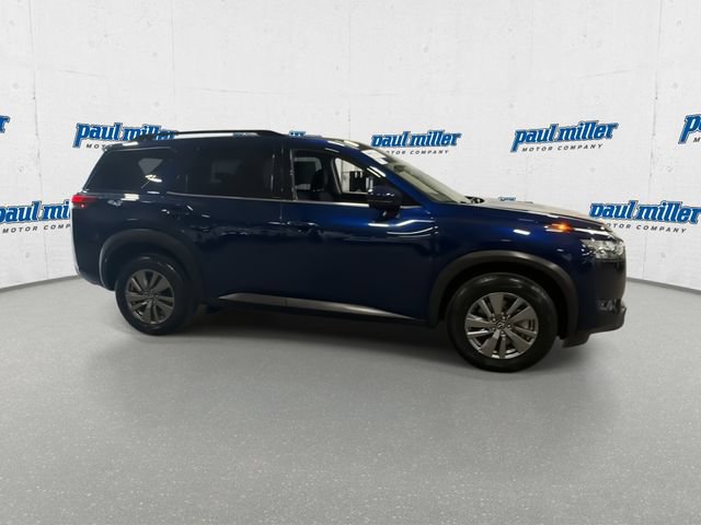 Used 2025 Nissan Pathfinder SV FWD image 13