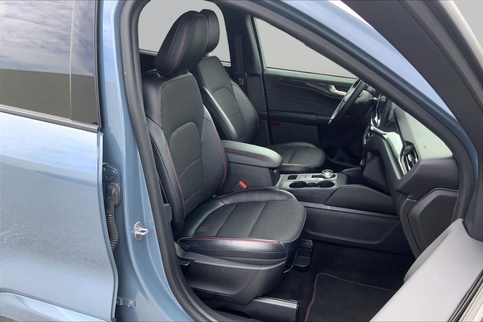 Certified 2023 Ford Escape ST-Line w/ Tech Pack #1 FWD image 9