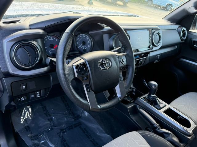 Used 2022 Toyota Tacoma TRD Off-Road w/ TRD Premium Off Road Package image 12