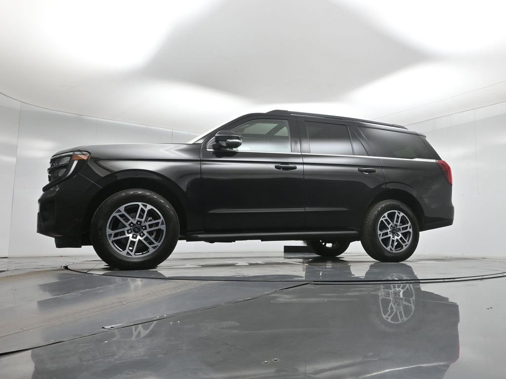 Certified 2025 Ford Expedition Active image 26