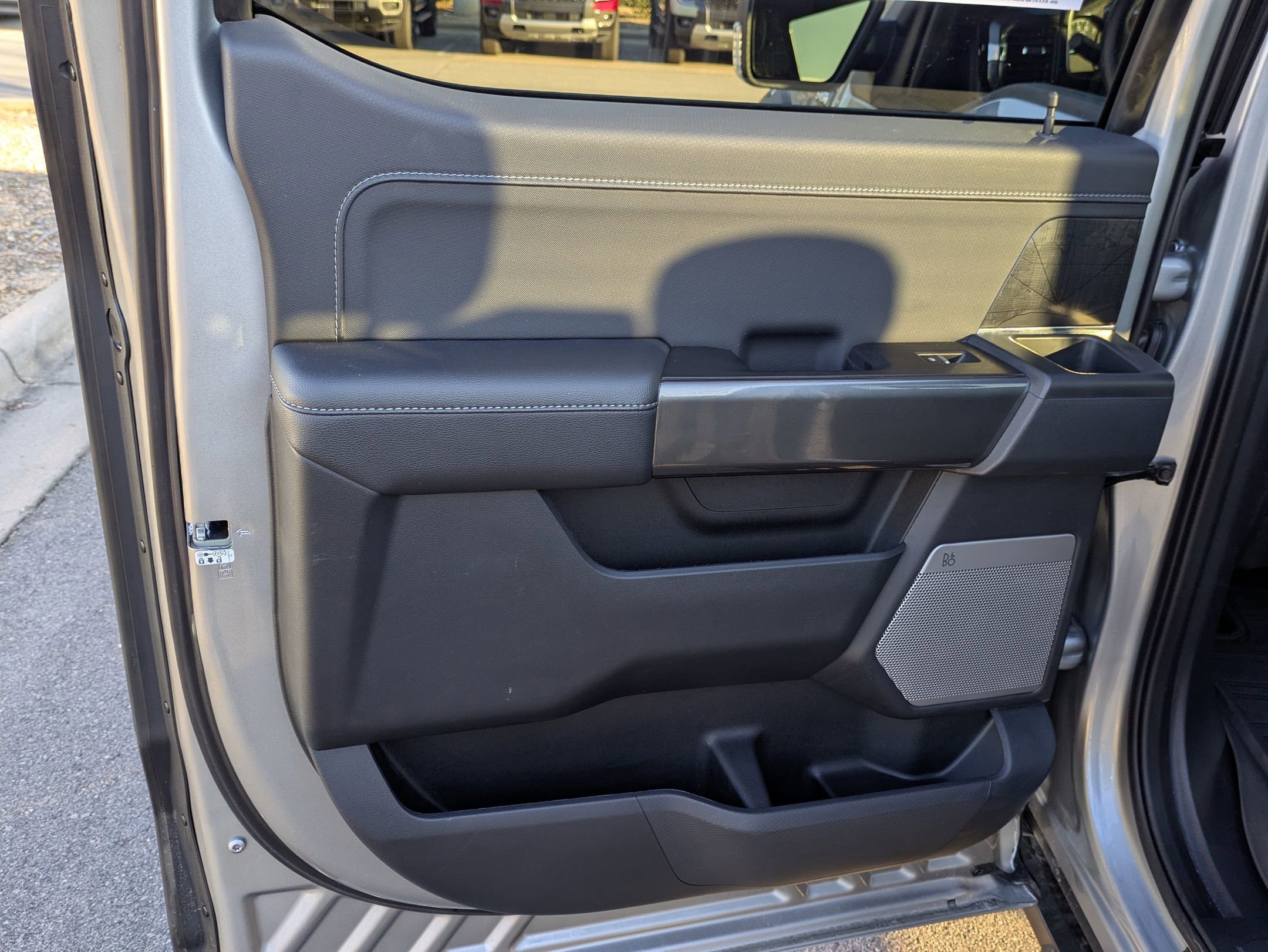 Certified 2022 Ford F150 XLT w/ Equipment Group 302A High image 33