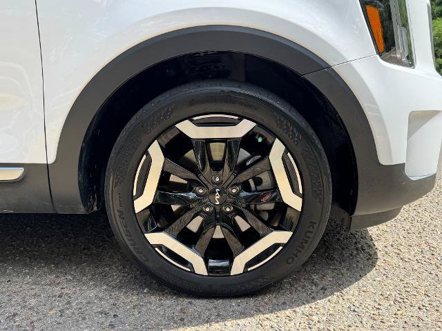 Used 2024 Kia Telluride S FWD image 4