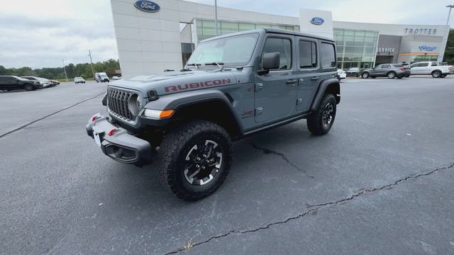 Used 2025 Jeep Wrangler Unlimited Rubicon AWD/4WD image 4