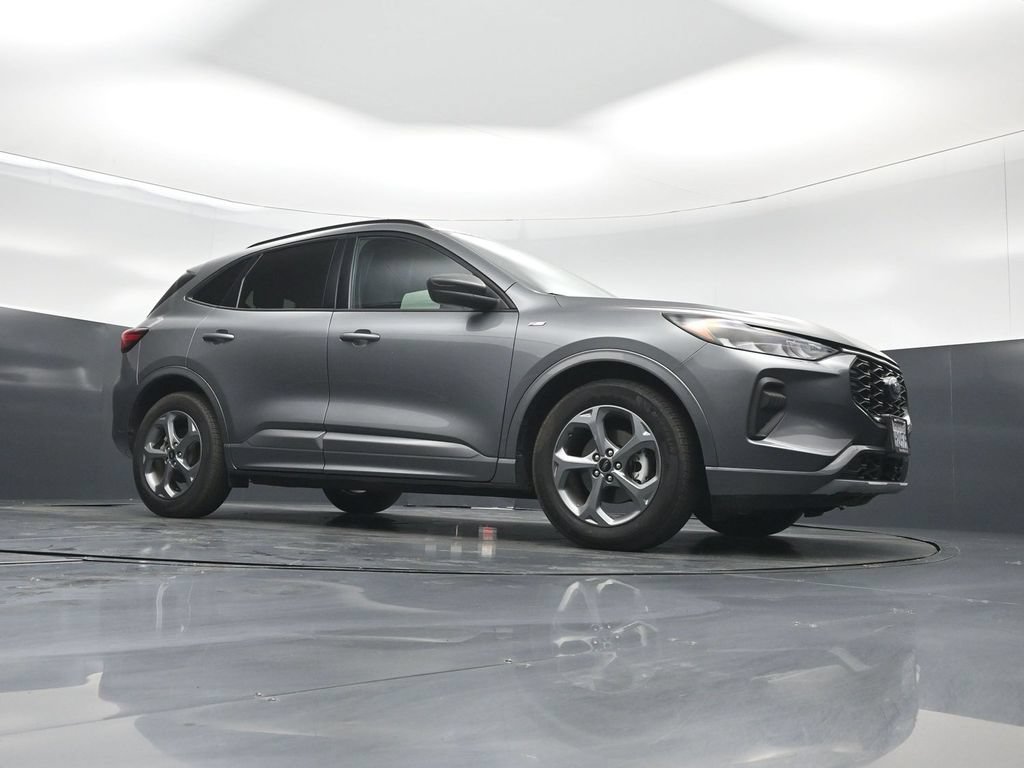Certified 2023 Ford Escape ST-Line w/ Tech Pack #1 FWD image 3