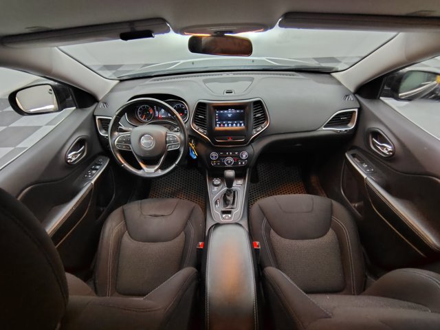 Used 2019 Jeep Cherokee Latitude w/ Cold Weather Group AWD/4WD image 2