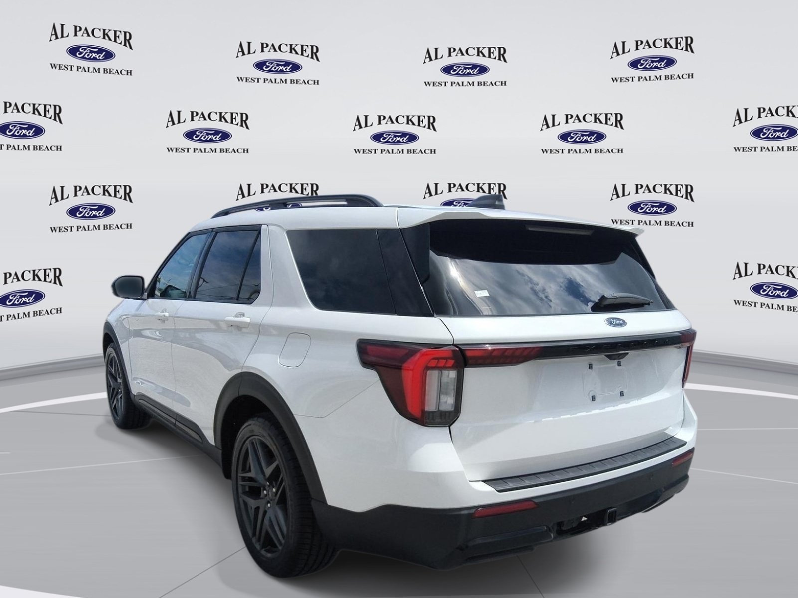 Certified 2025 Ford Explorer ST-Line w/ Premium Package RWD image 3