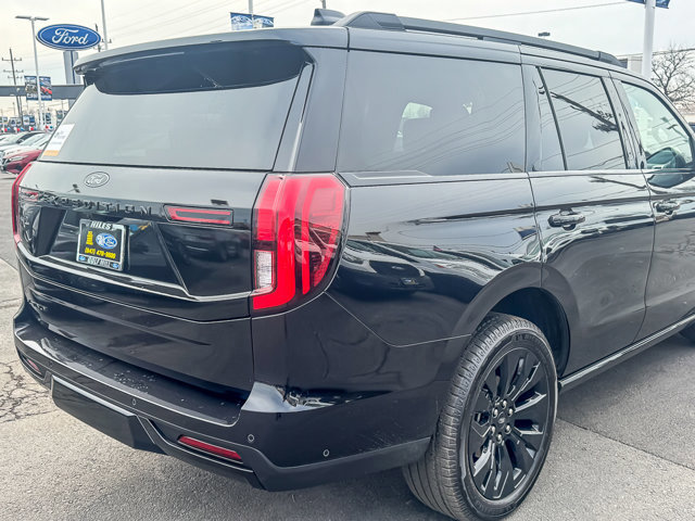 Certified 2025 Ford Expedition Platinum w/ Stealth Appearance Package image 4