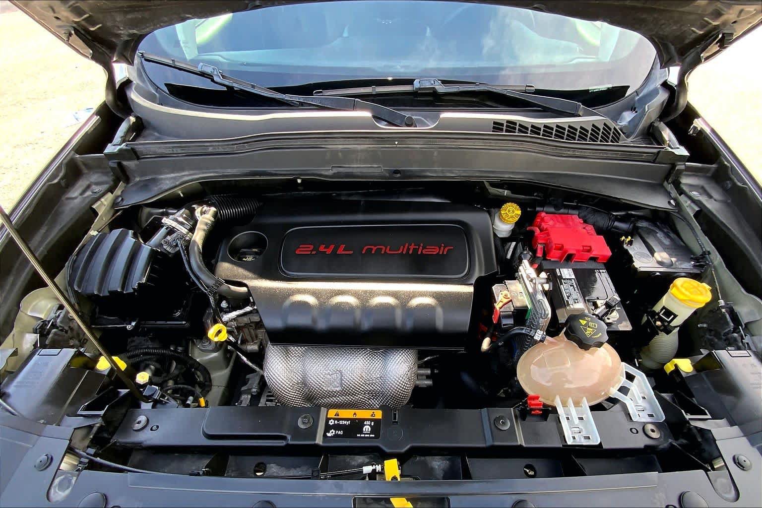Used 2018 Jeep Renegade Latitude FWD image 32