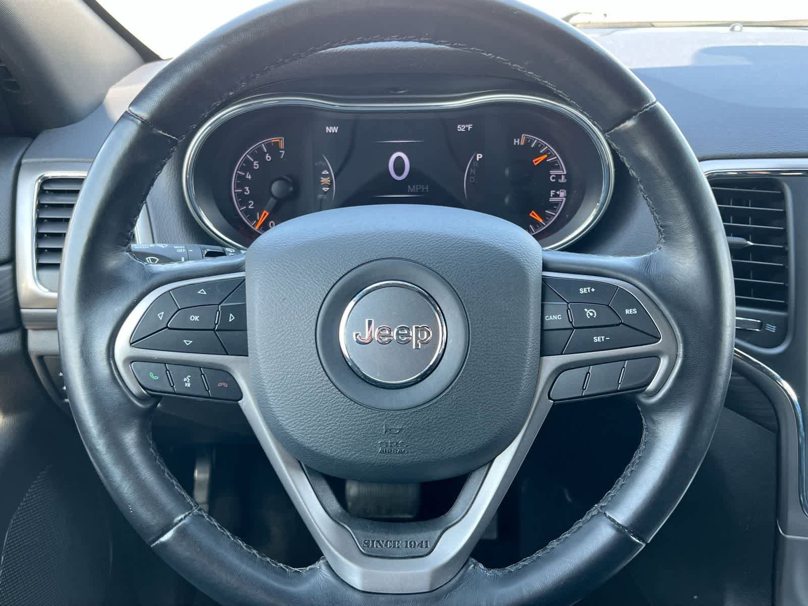 Used 2021 Jeep Grand Cherokee Laredo AWD/4WD image 22