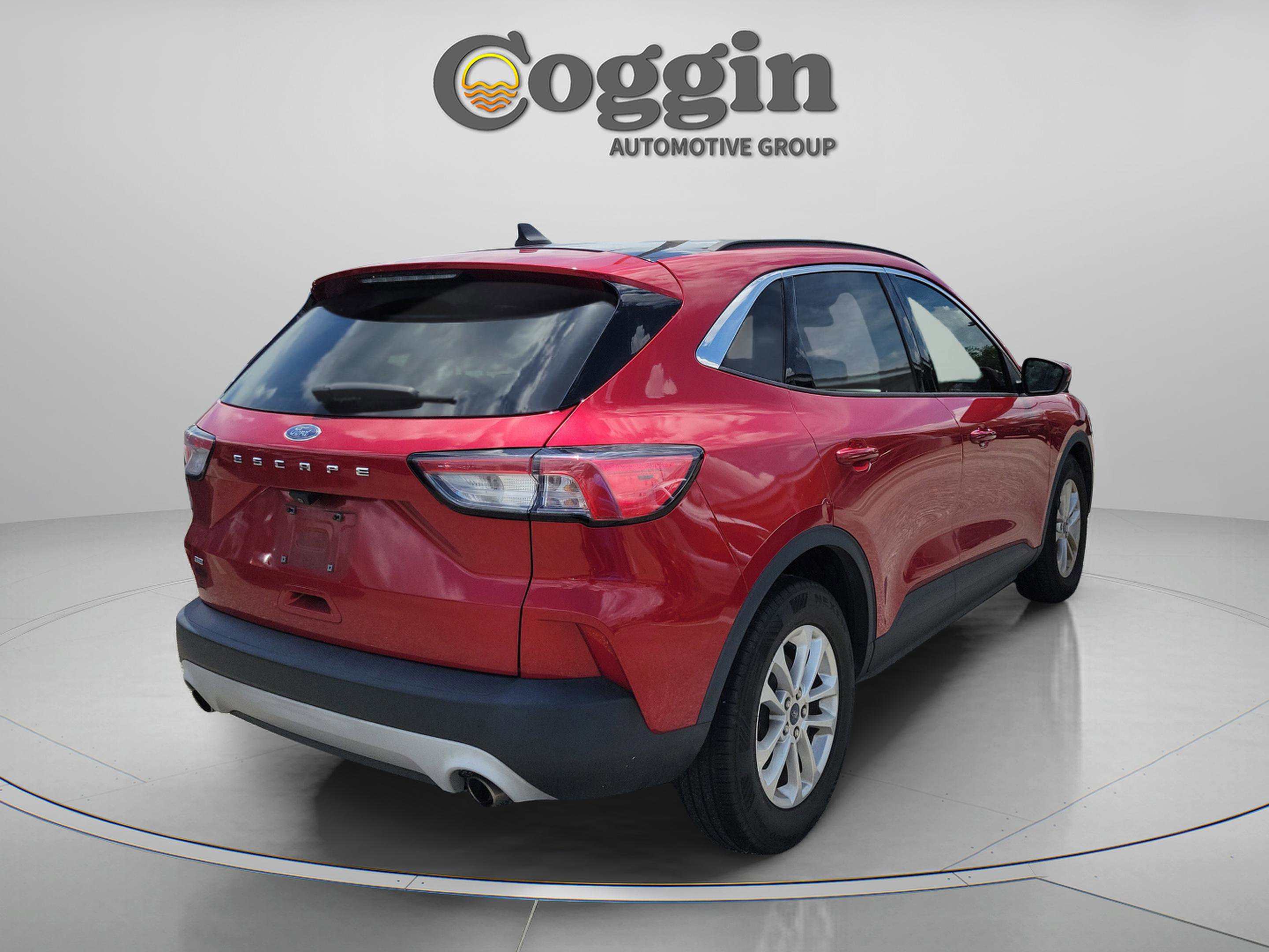 Certified 2021 Ford Escape SE w/ Convenience Package FWD image 3