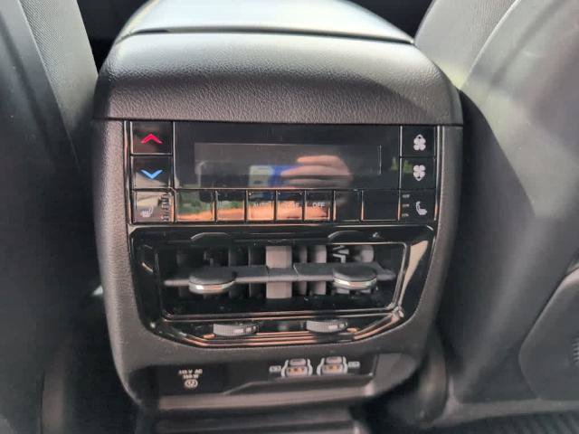 Used 2021 Jeep Grand Cherokee L Limited AWD/4WD image 16