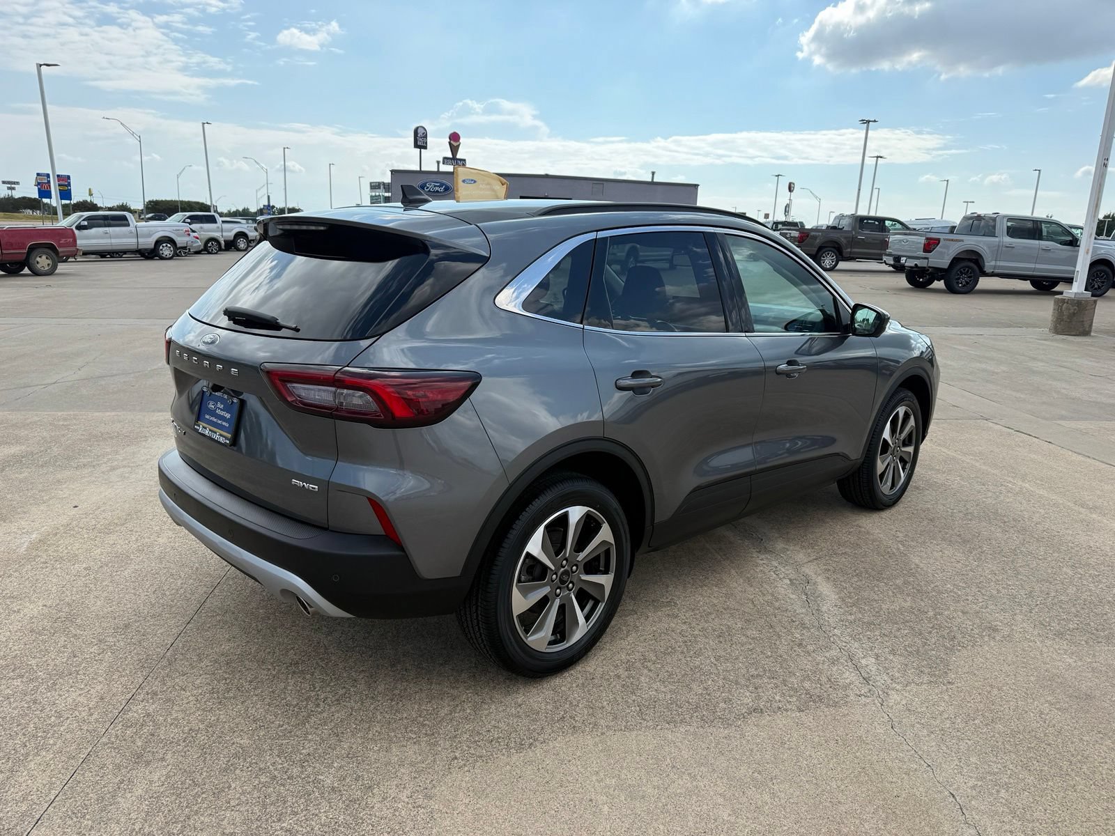 Certified 2024 Ford Escape Platinum AWD/4WD image 5