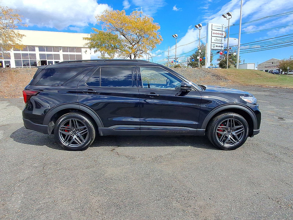 Certified 2025 Ford Explorer ST-Line w/ ST-Line Street Pack AWD/4WD image 32