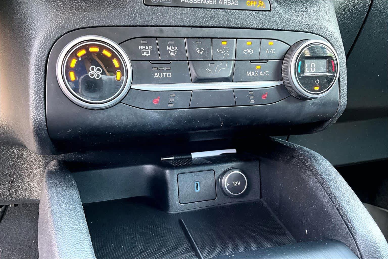 Certified 2020 Ford Escape SE AWD/4WD image 35