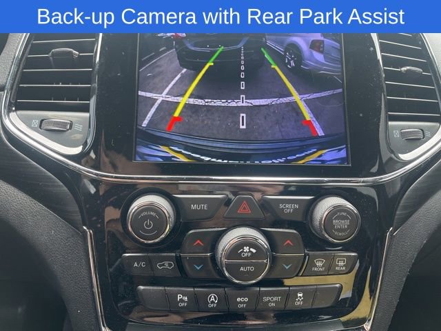 Used 2019 Jeep Grand Cherokee Altitude AWD/4WD image 11