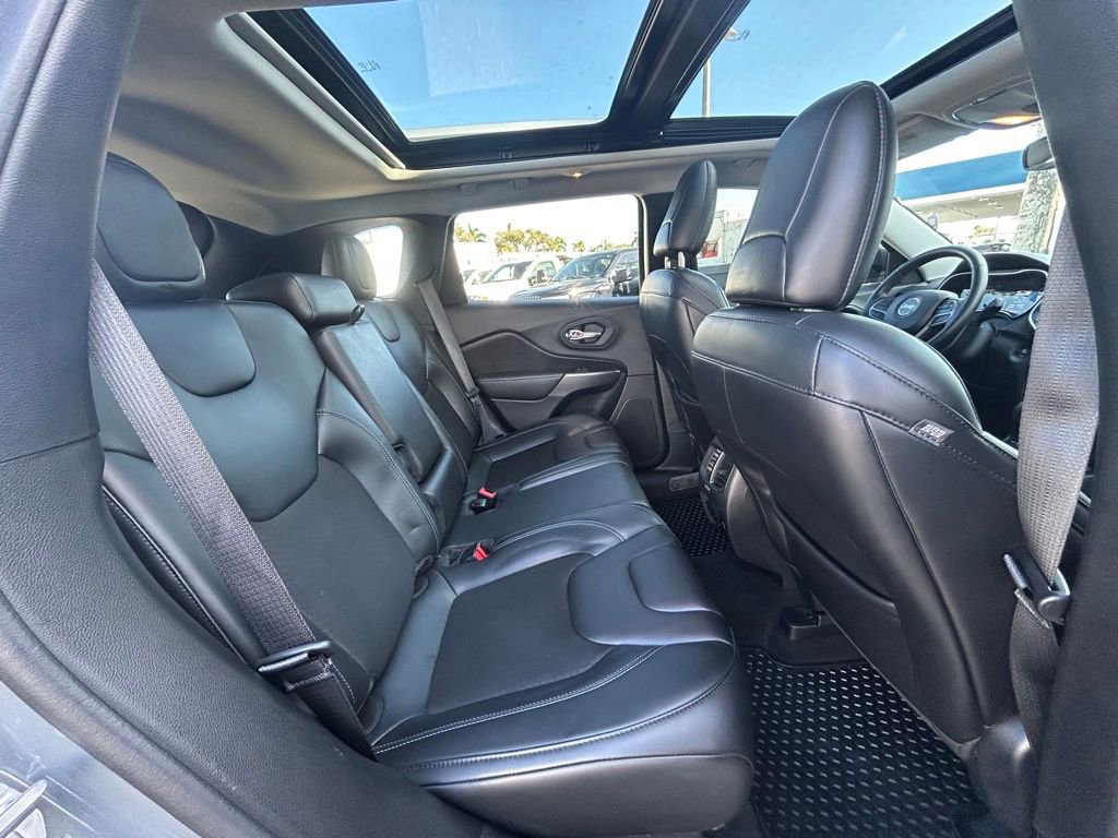 Used 2020 Jeep Cherokee Latitude Plus w/ Comfort/Convenience Group image 32