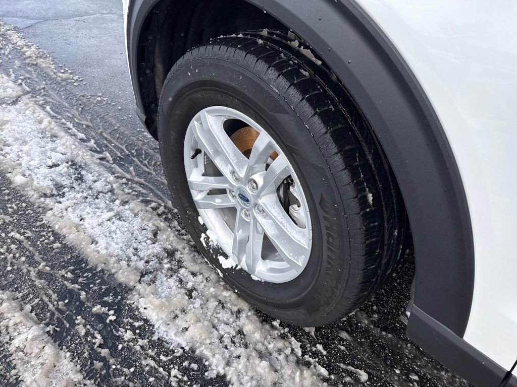 Certified 2023 Ford Explorer XLT w/ Equipment Group 202A image 14