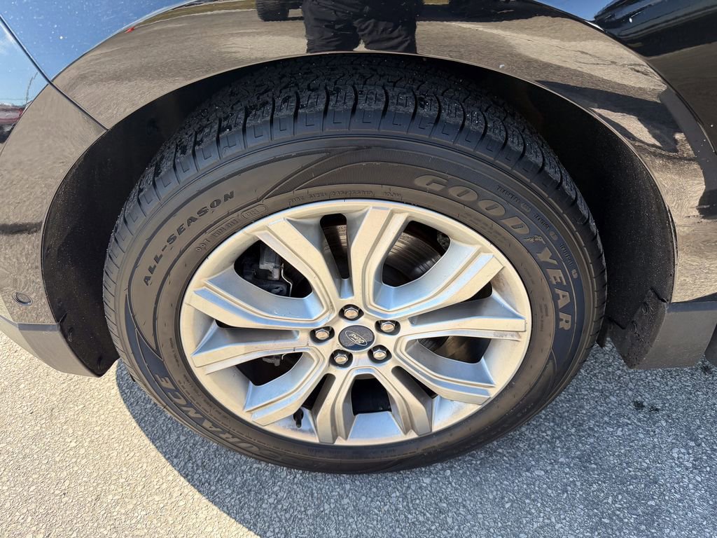 Certified 2019 Ford Edge Titanium w/ Equipment Group 301A image 34