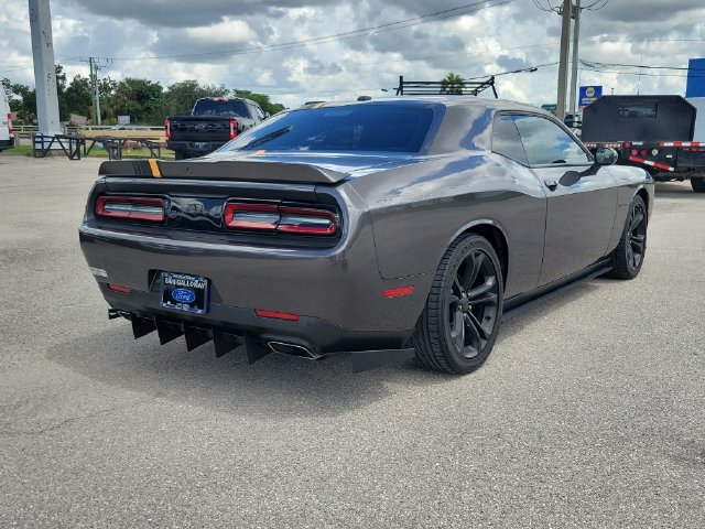 Used 2022 Dodge Challenger R/T RWD image 6