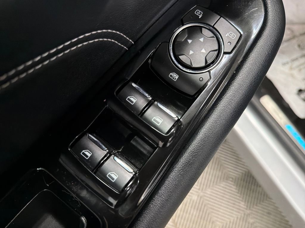 Certified 2020 Ford Edge Titanium image 17