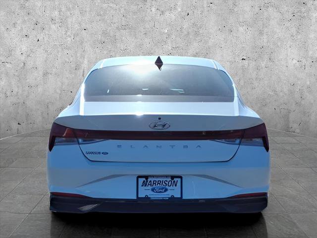 Used 2021 Hyundai Elantra SEL w/ Convenience + Premium Package image 4