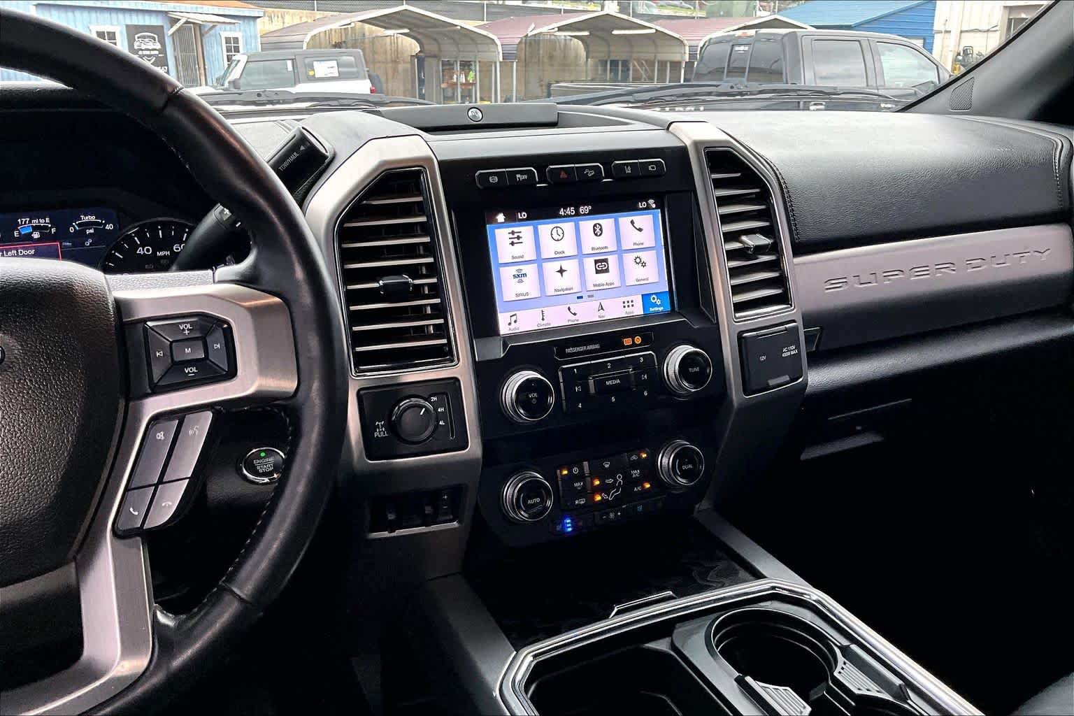 Certified 2019 Ford F350 Platinum w/ Platinum Ultimate Package AWD/4WD image 9