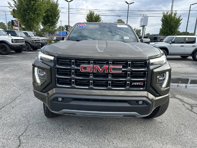 Used 2024 GMC Canyon AT4 w/ AT4 Premium Package AWD/4WD image 9