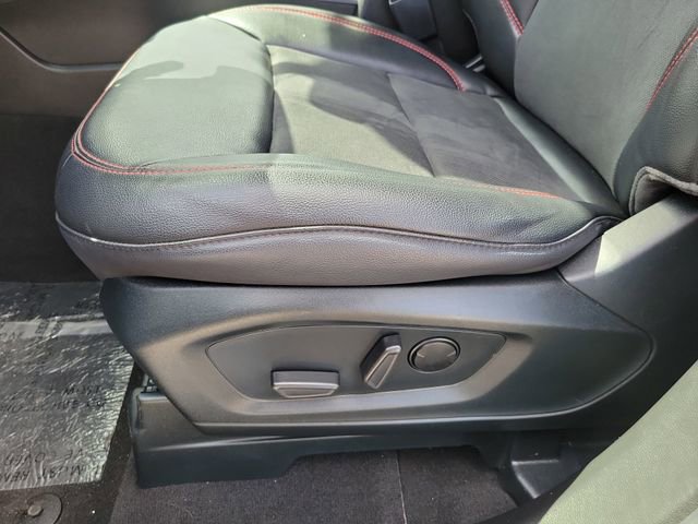 Certified 2024 Ford Explorer ST-Line w/ Class IV Trailer Tow Package image 17