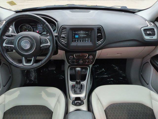 Used 2020 Jeep Compass Latitude FWD image 15