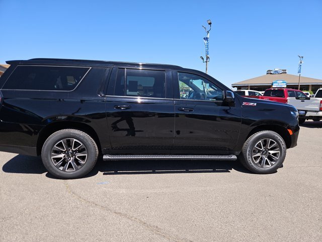 Used 2022 Chevrolet Suburban Z71 w/ Luxury Package AWD/4WD image 6