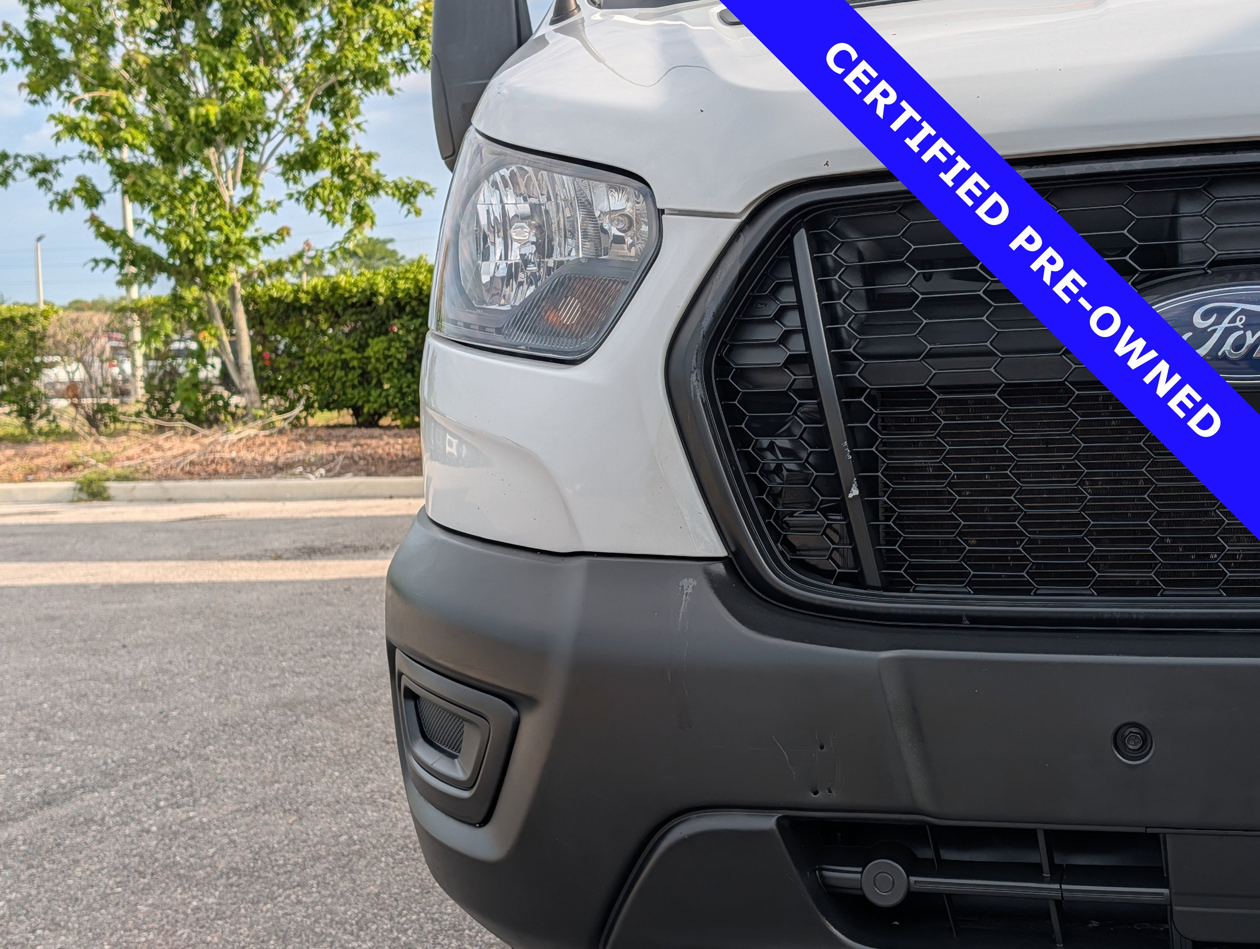 Certified 2022 Ford Transit 350 DRW RWD image 9