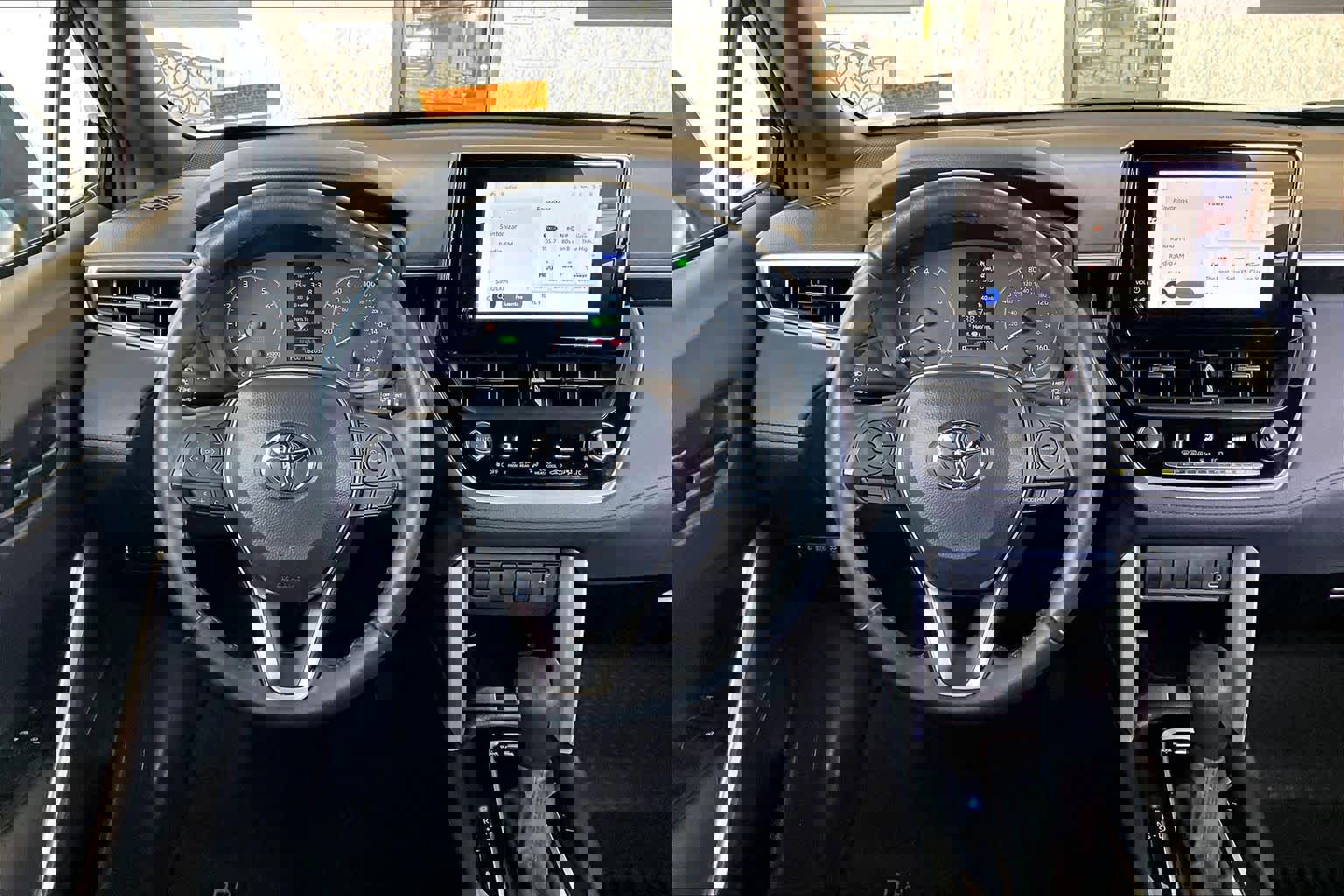 Used 2024 Toyota Corolla Cross SE image 7