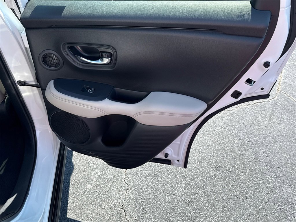 Used 2023 Honda HR-V EX-L image 16