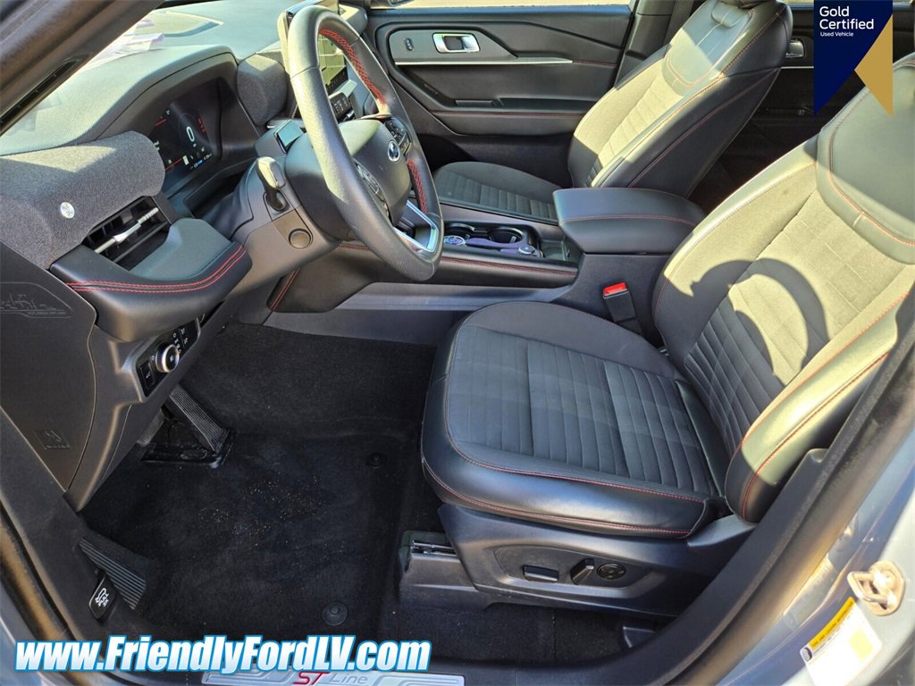 Certified 2025 Ford Explorer ST-Line w/ Premium Package image 9