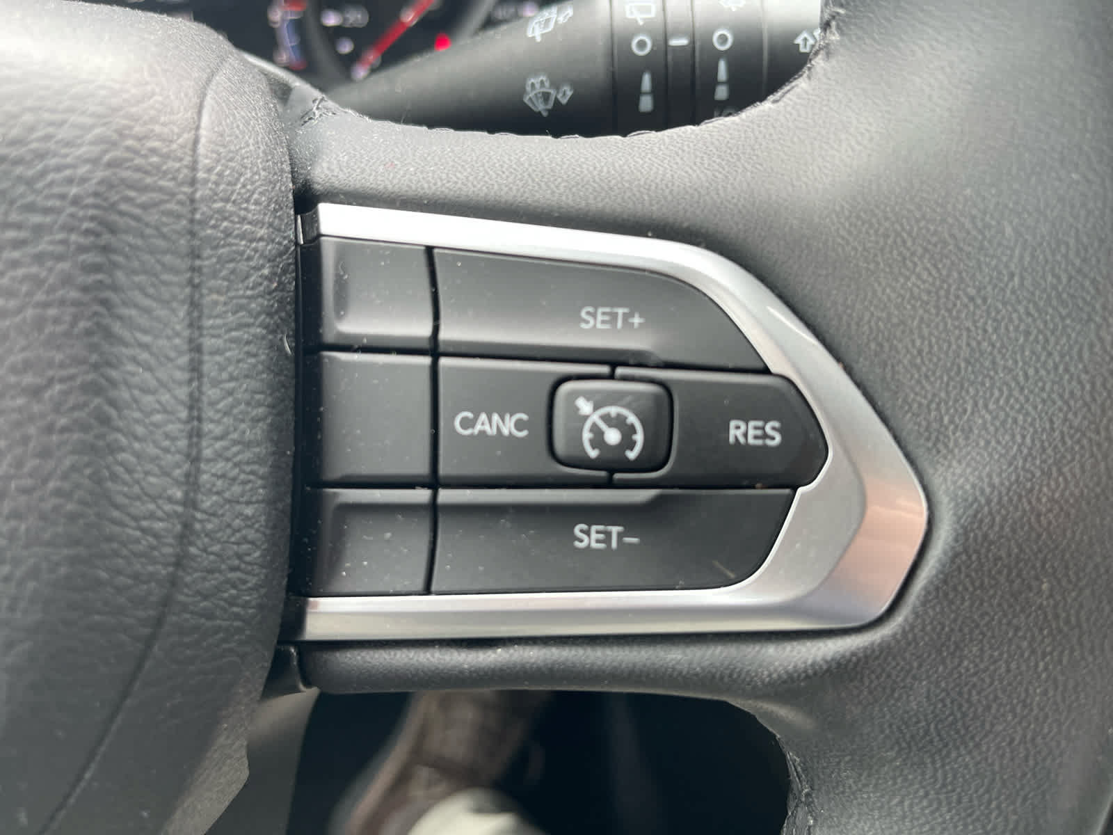 Used 2023 Jeep Compass Latitude AWD/4WD image 13