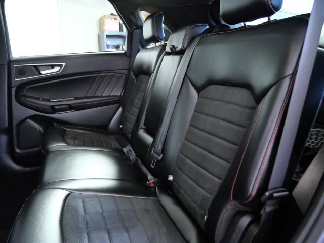 Certified 2020 Ford Edge ST-Line w/ Cold Weather Package AWD/4WD image 15