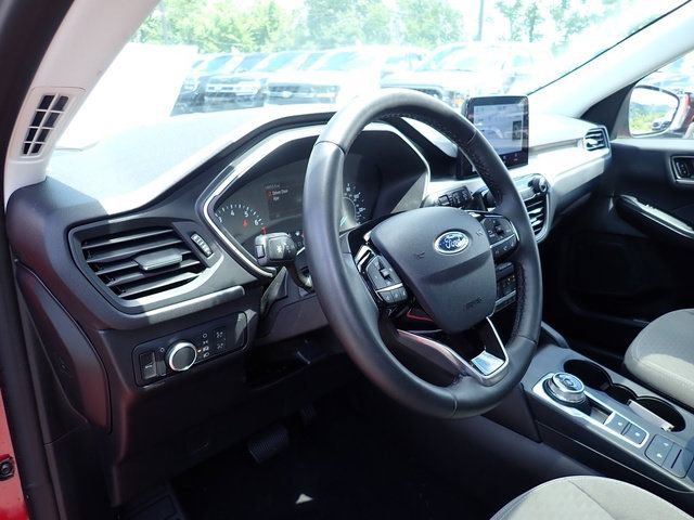 Certified 2022 Ford Escape SE w/ SE Sport Appearance Package AWD/4WD image 15