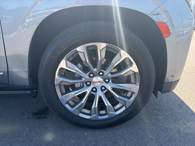 Used 2023 GMC Yukon XL Denali w/ Denali Reserve Package image 6