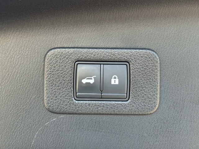 Used 2022 Nissan Armada Platinum w/ Captain's Chairs Package AWD/4WD image 13